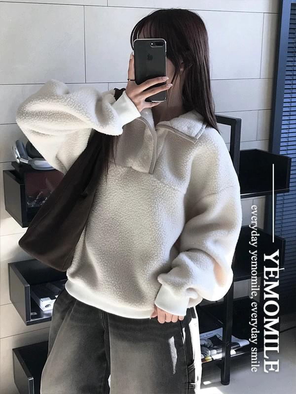 Woods High Neck Button Sweatshirt