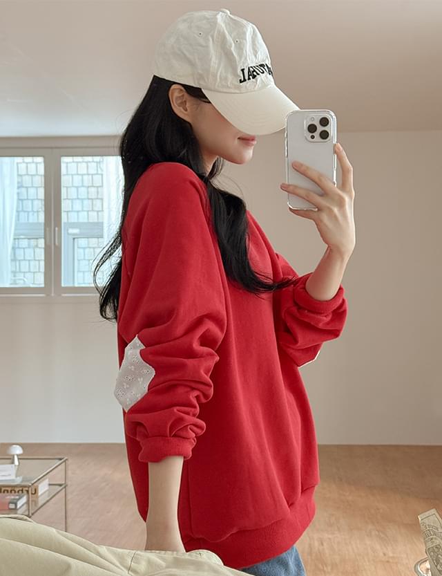 Heishu Loose-fit lace patch nagrang Sweatshirt 80479