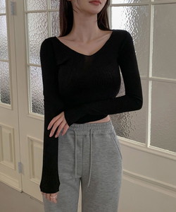 Ribbed V-Neck Crop T-shirt Hem Roll Inner Slim Fit Long Sleeve T-shirt Body Shape