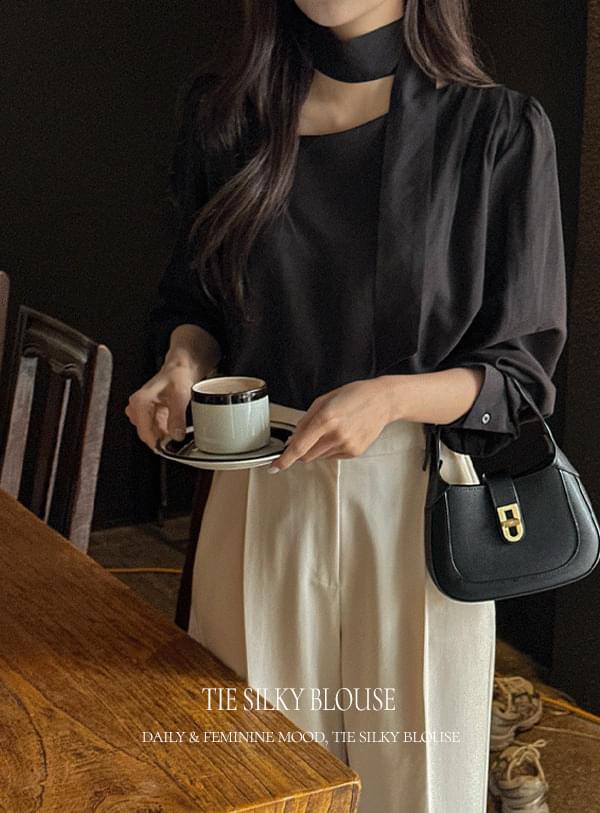 Liz Tie Silky Blouse
