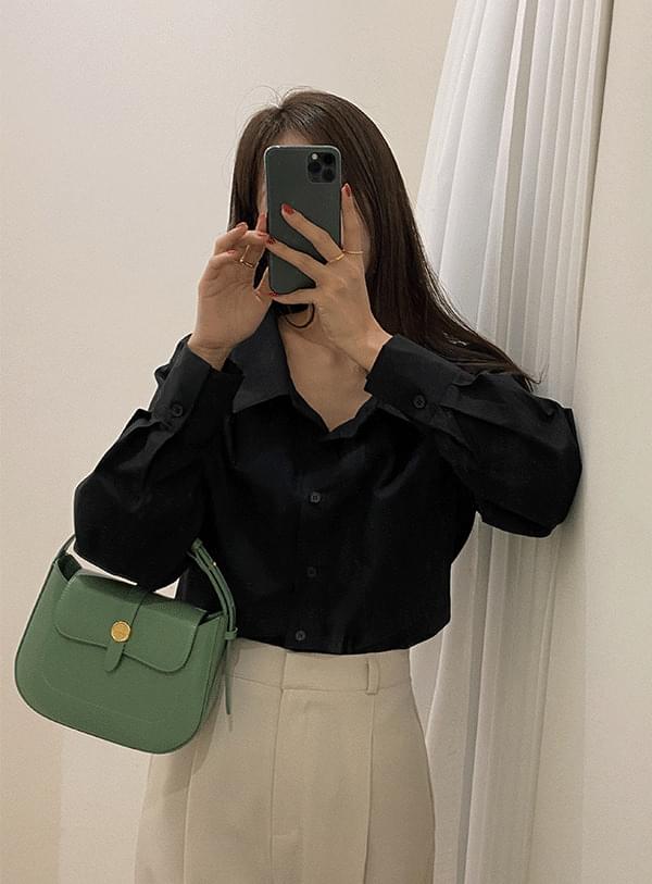 Slim open collar shirt