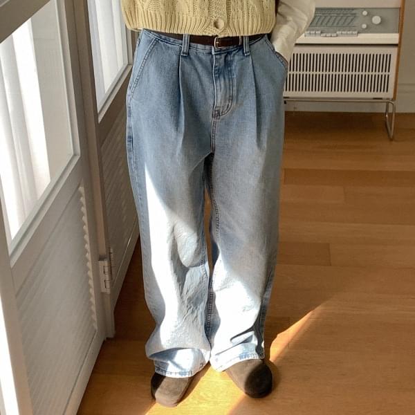 Leopard pin tuck wide denim pants