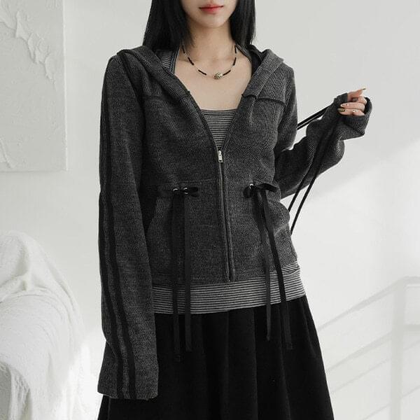 Beito Ribbon Hoodie (Ships Today)