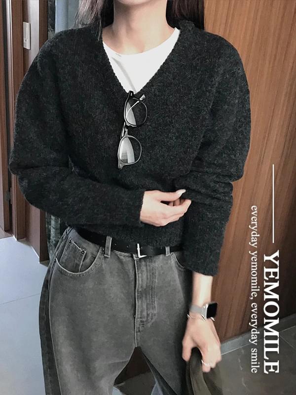 Record V-Neck Wool Knitwear 