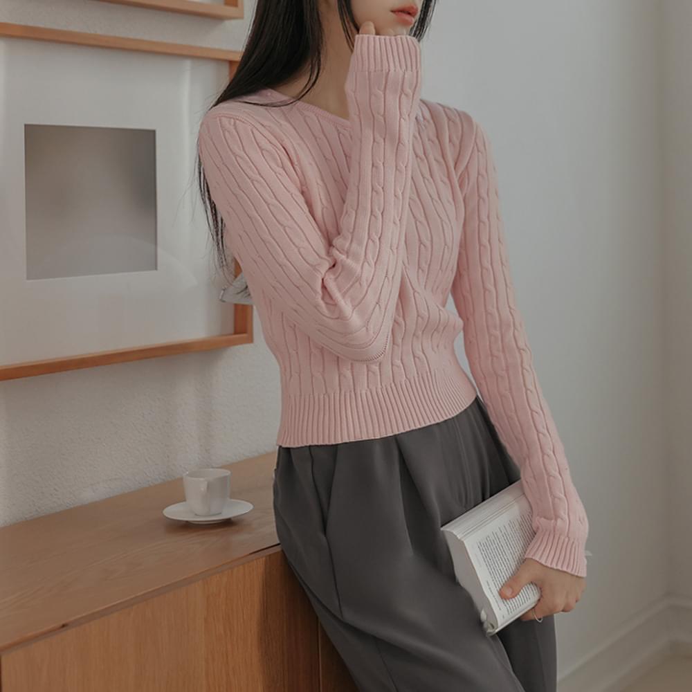 Skend Round Cable Crop Knit