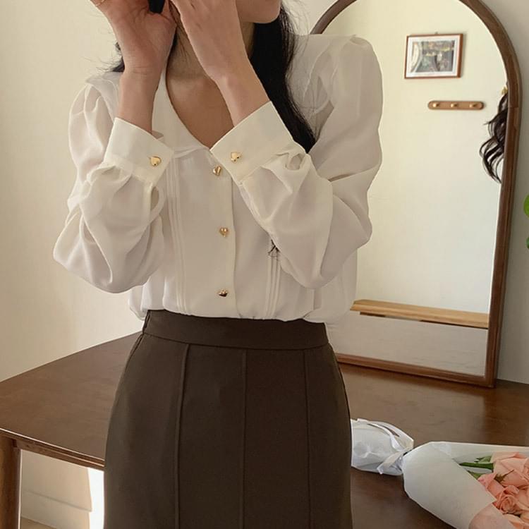 Lumien heart button collar blouse