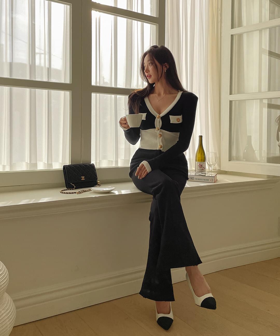 V-Neck V-neck gold button color blocking knitwear cardigan New product/Daily look/Daily/Winter/Feminine look/Lovely/Year-end/Year-end look/Year-end gathering/Crop knit