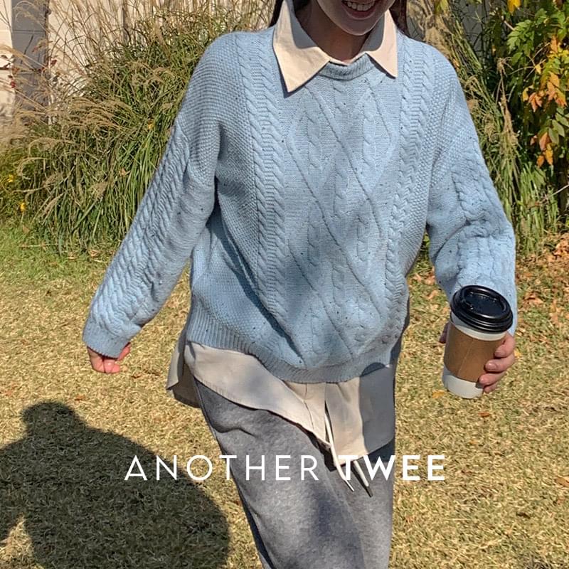 Moeti Cookie Twisted Round Knitwear 