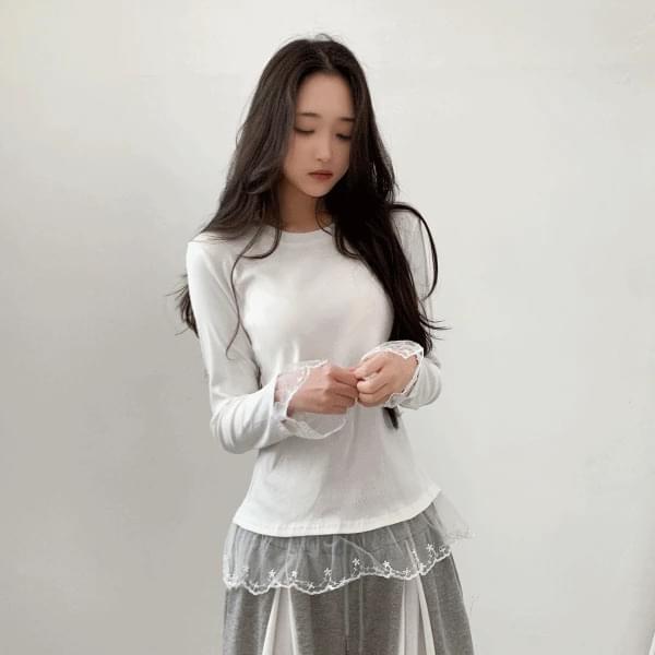 Flower see-through lace frill layered long-sleeved T-shirt 3 colors