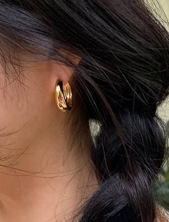 Cozyni Boldring Earrings (Ships Today)
