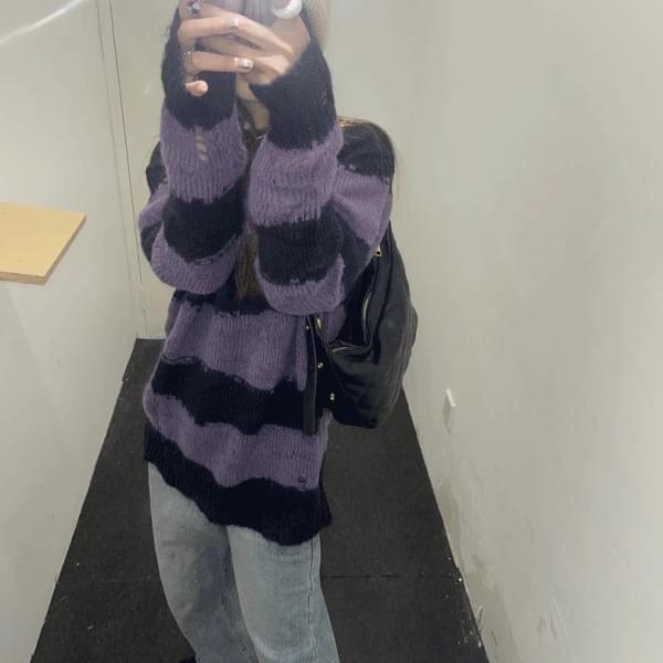 Aki Stripe Damage Knitwear