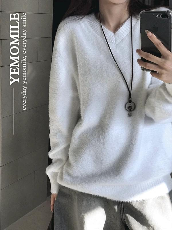 Shane V-Neck Angora Knitwear 