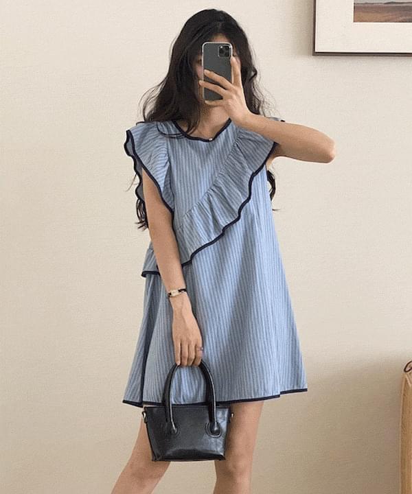 Marron pleated color combination frill sleeveless mini Dress (Ships Today)