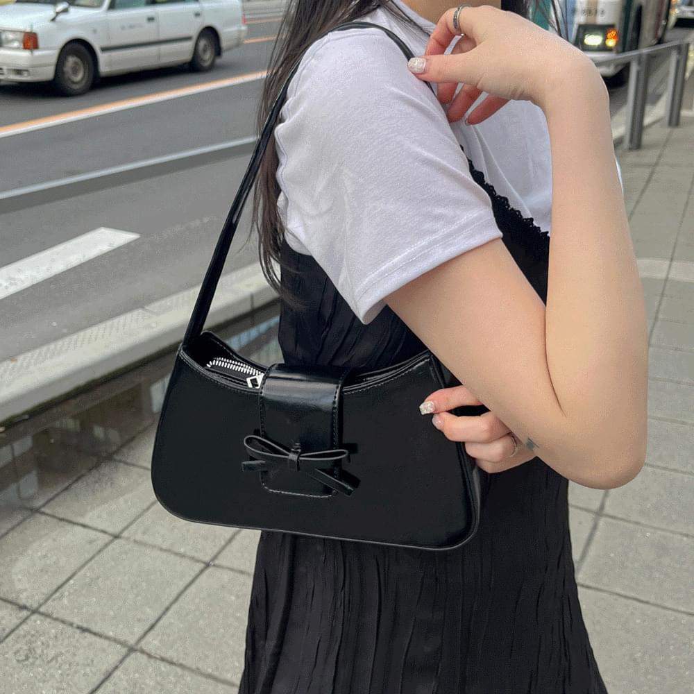 Romantic Ribbon Shoulder Bag Baguette Bag Guest Look Bag Lightweight Fake Leather Bag Light Shoulder Petite Bag Ribbon Bag Tote Bag Silver Bag Red Bag Opening Look Freshman Look Spring 4col 肩背包
