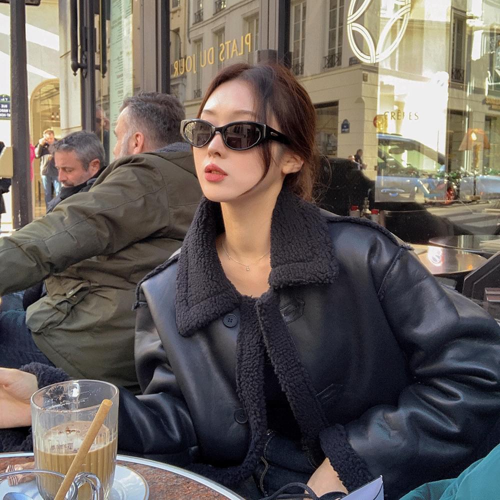 Simple collar neck, cropped leather, Shearling leather, puffy jacket, short tumbled leather jacket, winter outerwear, year-end look, Christmas look, wedding guest look, ivory black