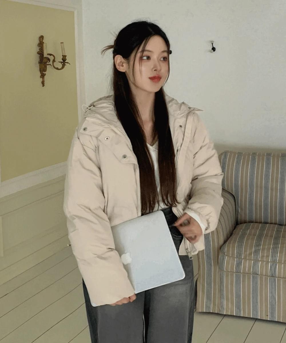 Puffy hooded short padding