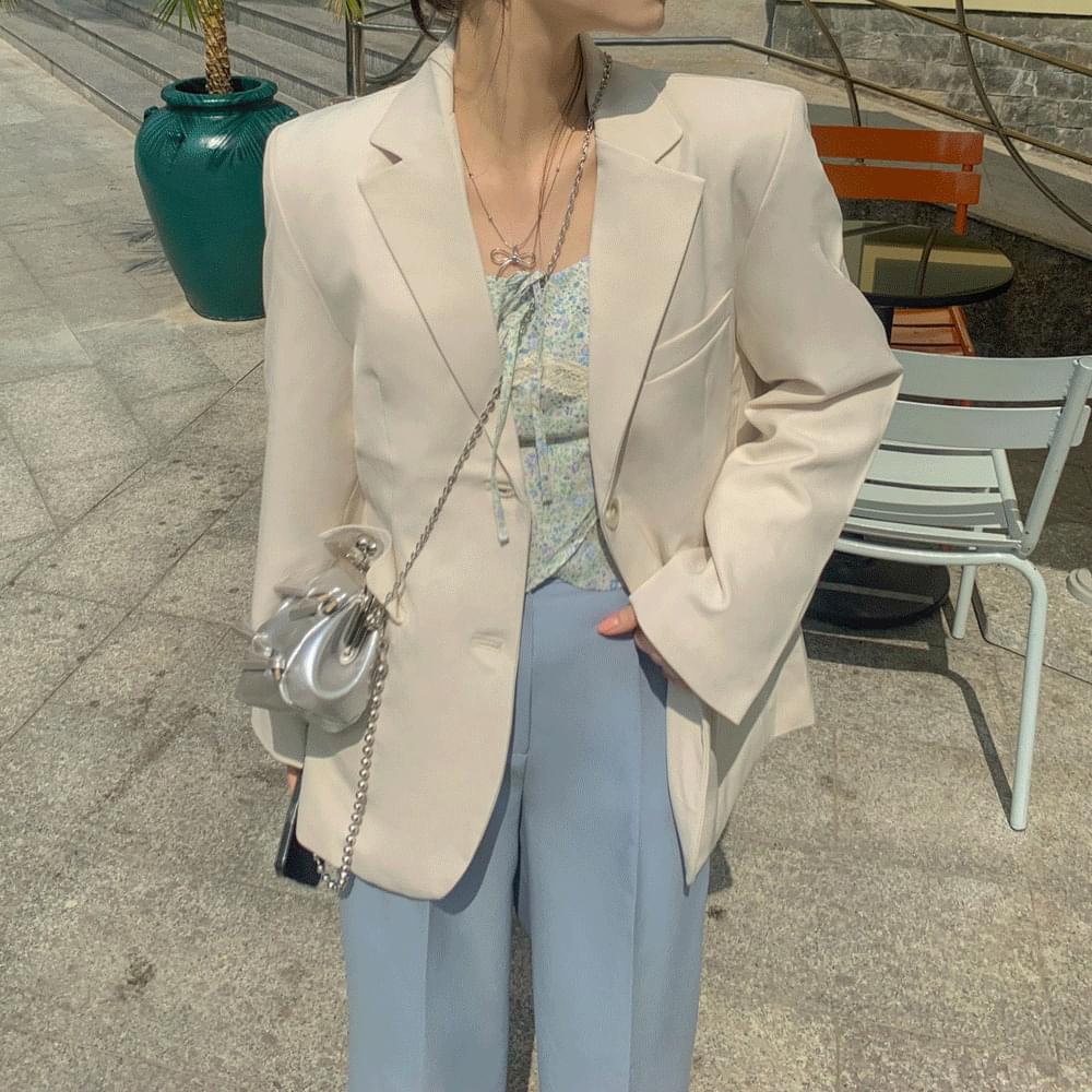 Simple & Basic Two-Button Single Half Jacket with Tailored Collar and Long Sleeves