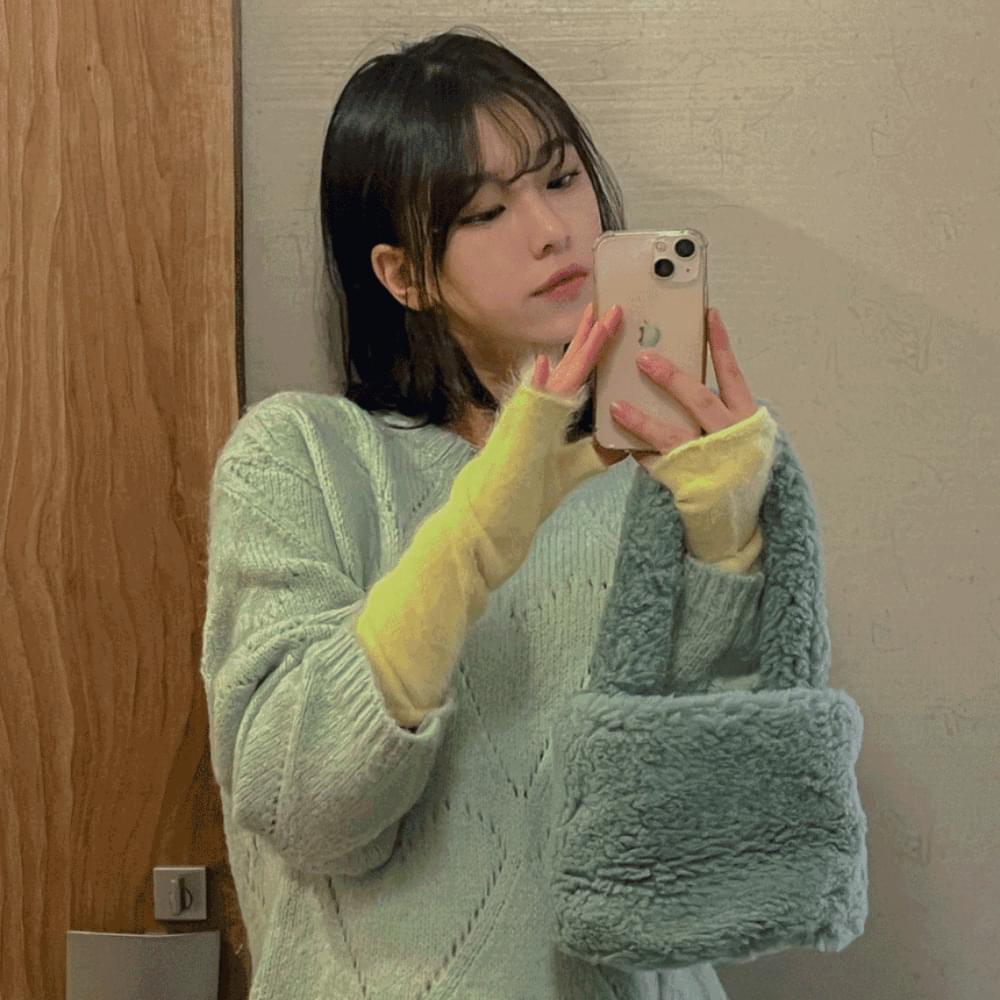 Pretty and warm winter essentials Christmas cotton angora fur hand warmer finger reels hand loop arm tosh winter gloves 17col