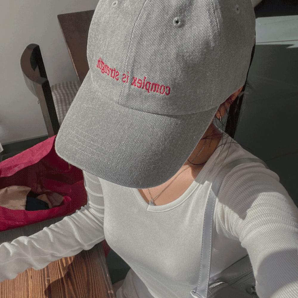 Colorless English lettering logo hat embroidery cotton small ball cap Kuanku cap hat baseball cap simple four seasons 3col