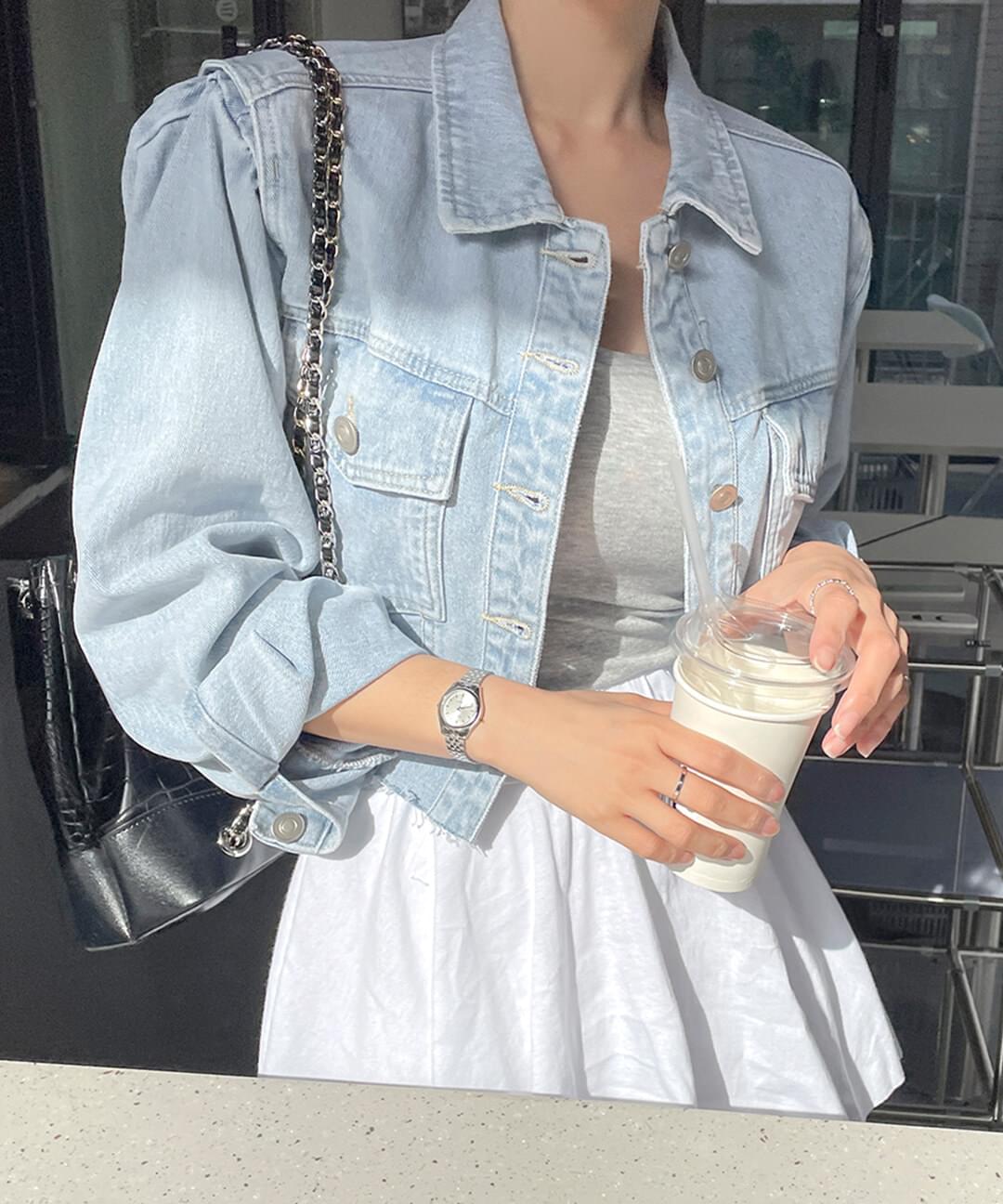 Rear cut short denim jacket
