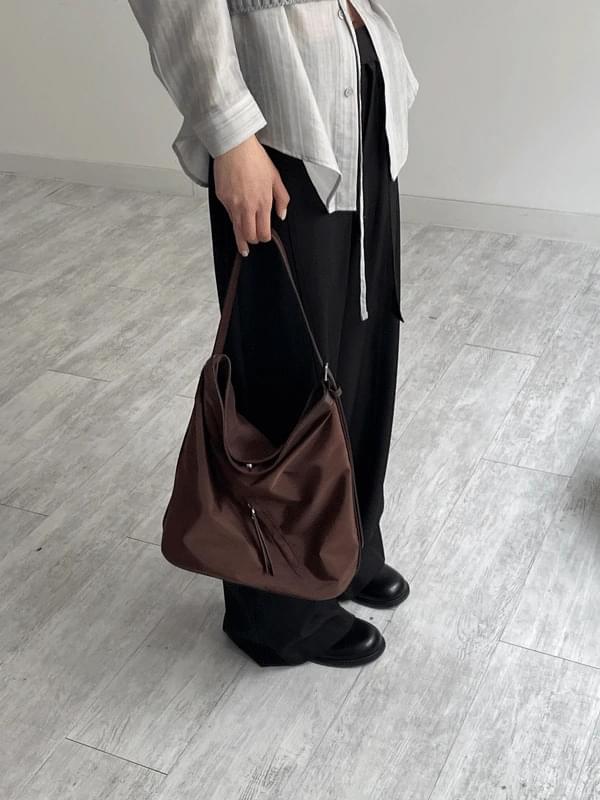 Ego Nylon Shoulder Bag 肩背包