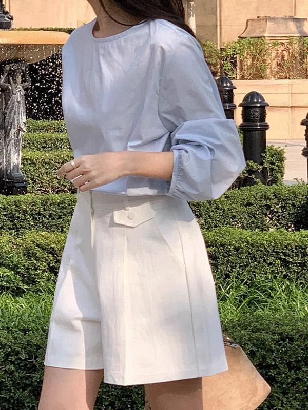 Plain puff blouse