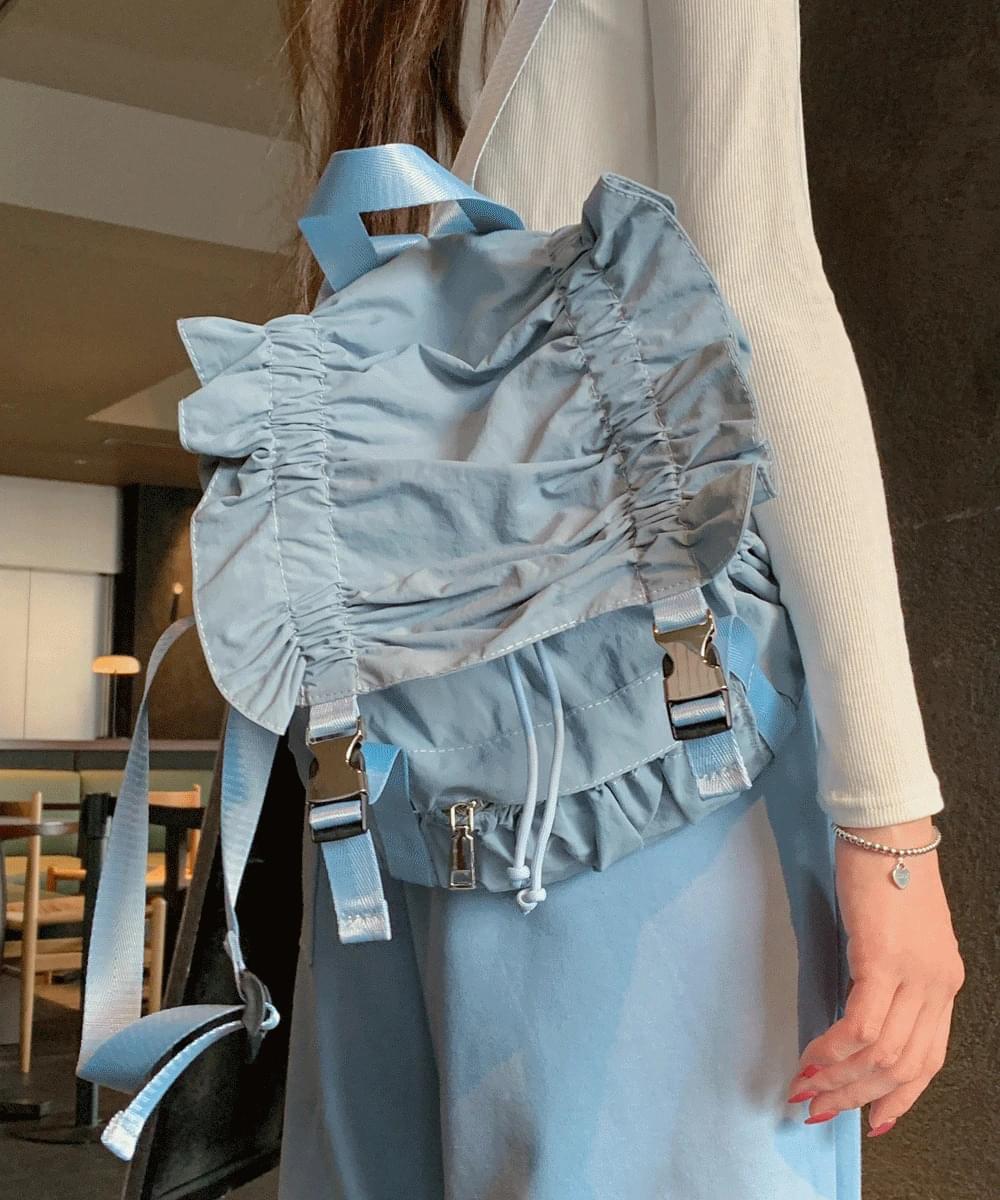Frill backpack shirring two-buckle bag with pocket pleats