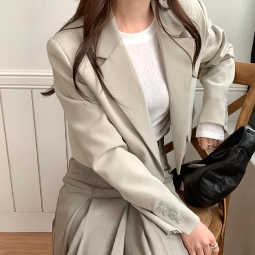 短版雙口袋西裝外套