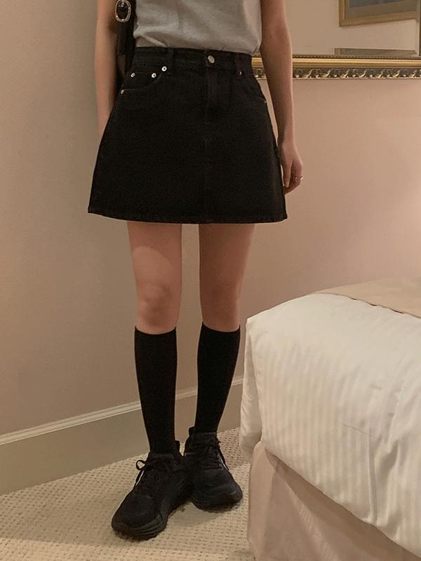 Kino Autumn Black Cotton Mini Skirt