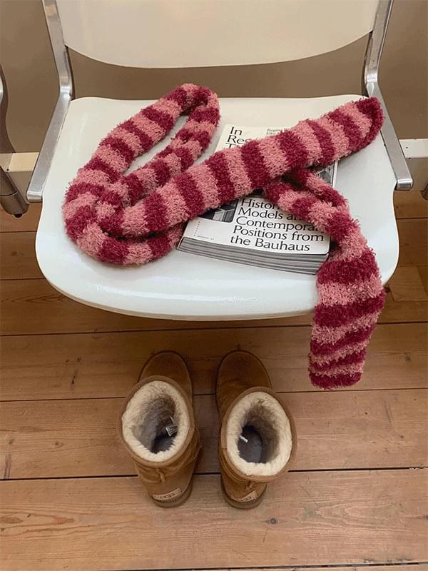 cozy bookle muffler