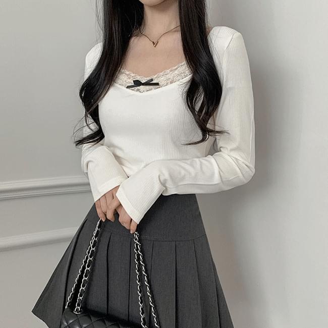 Momu Ribbon Lace Ribbed Long Sleeve T-shirt