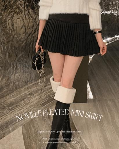 pleated-skirt