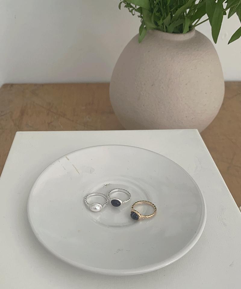 Helling gemstone ring
