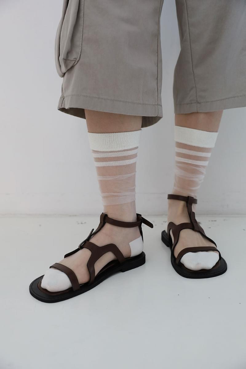 T dark strap sandals
