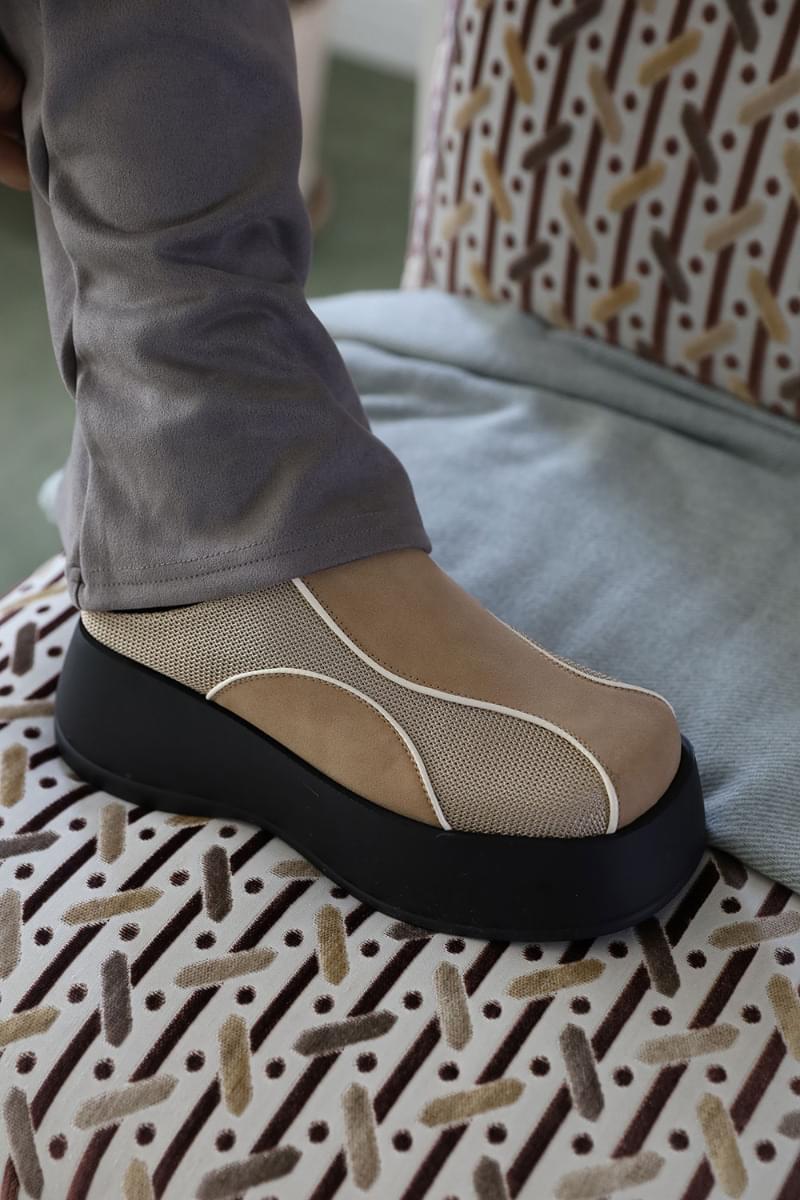 Mesh chunky heel mule