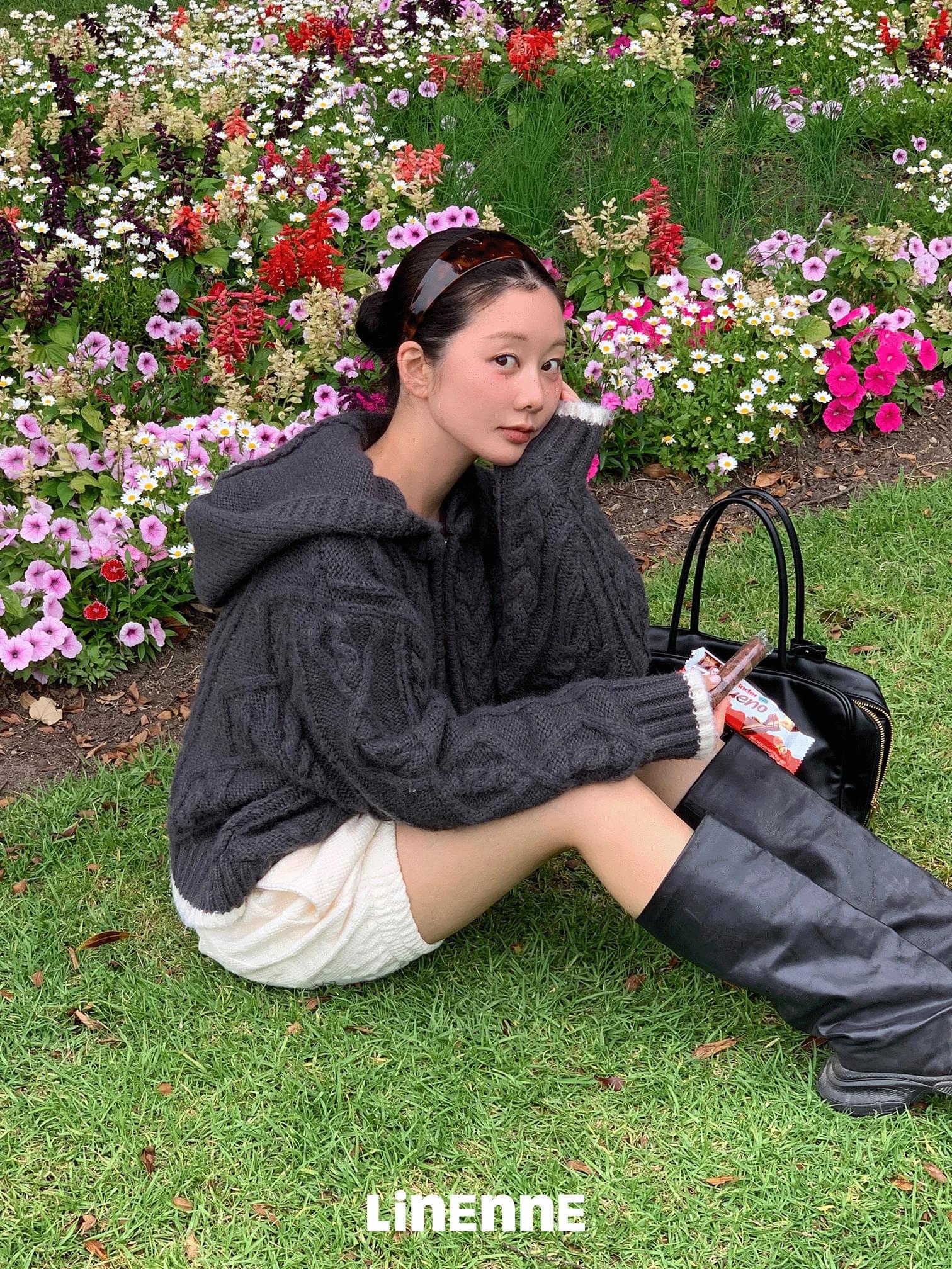 wool knit hoodie zip up