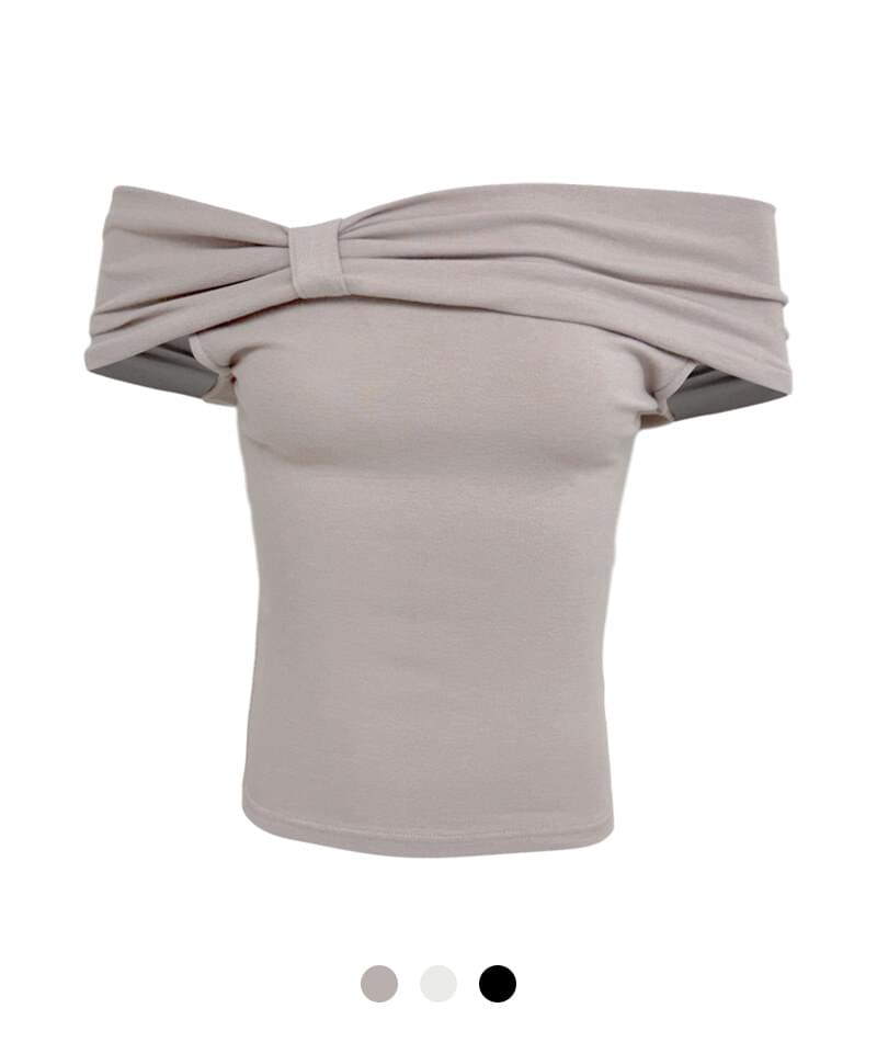 Ribbon off-shoulder short sleeve t-shirt