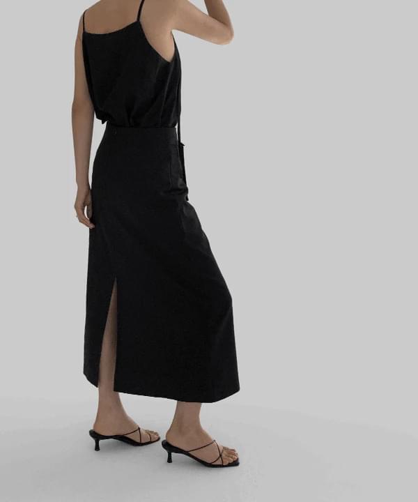 Pony Button Strap Back Team Long Skirt