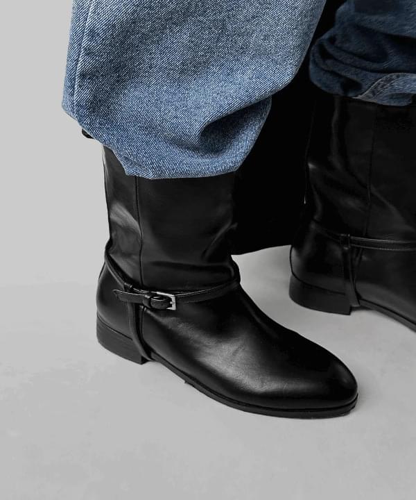 Lavini Buckle Midi Boots