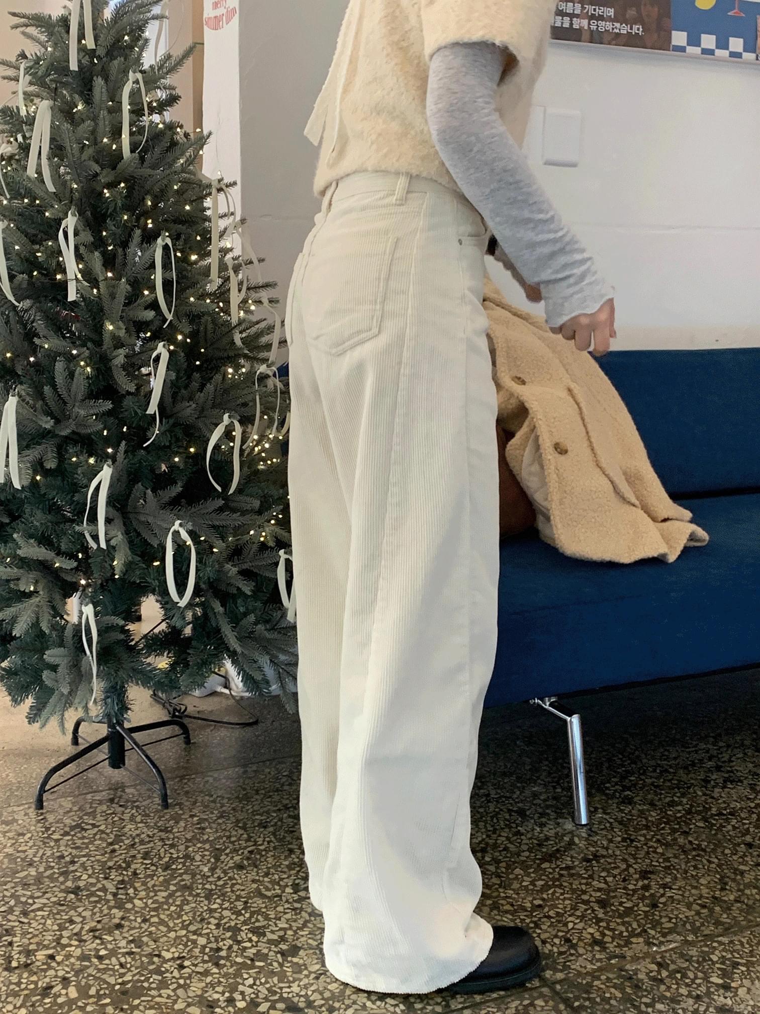 gender corduroy pants
