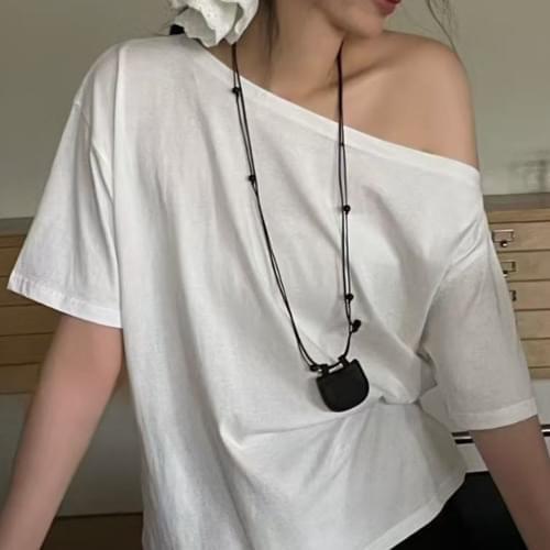 Soda Loose-fit fit one-shoulder t-shirt (Ships Today)