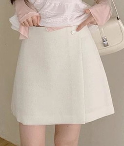 Heart button tweed skirt