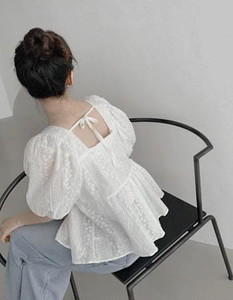 Yeri Flower Embroidery 3 Short Sleeve Peplum Blouse