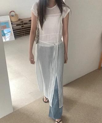 gown