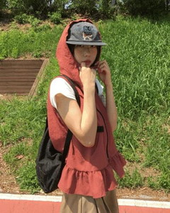 Jello Frill Hoodie Vest