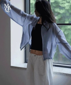 ロヘニシースルーウィンドブレーカージャケット