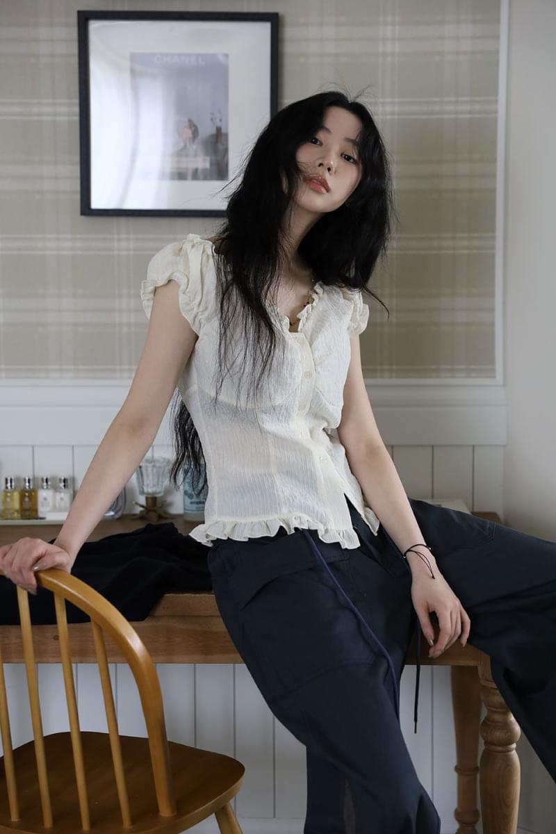 Vivi shirring blouse