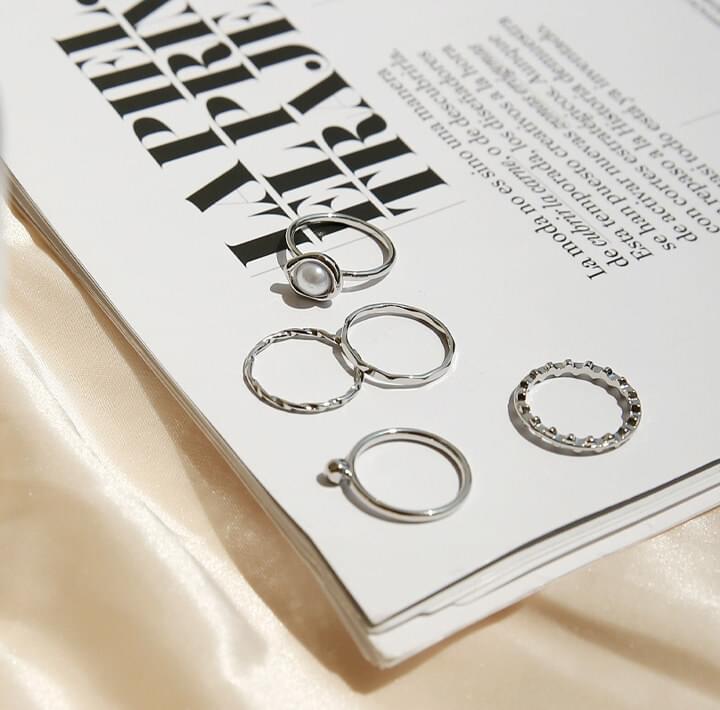 ZION PEARL LAYERED RING 5 SET