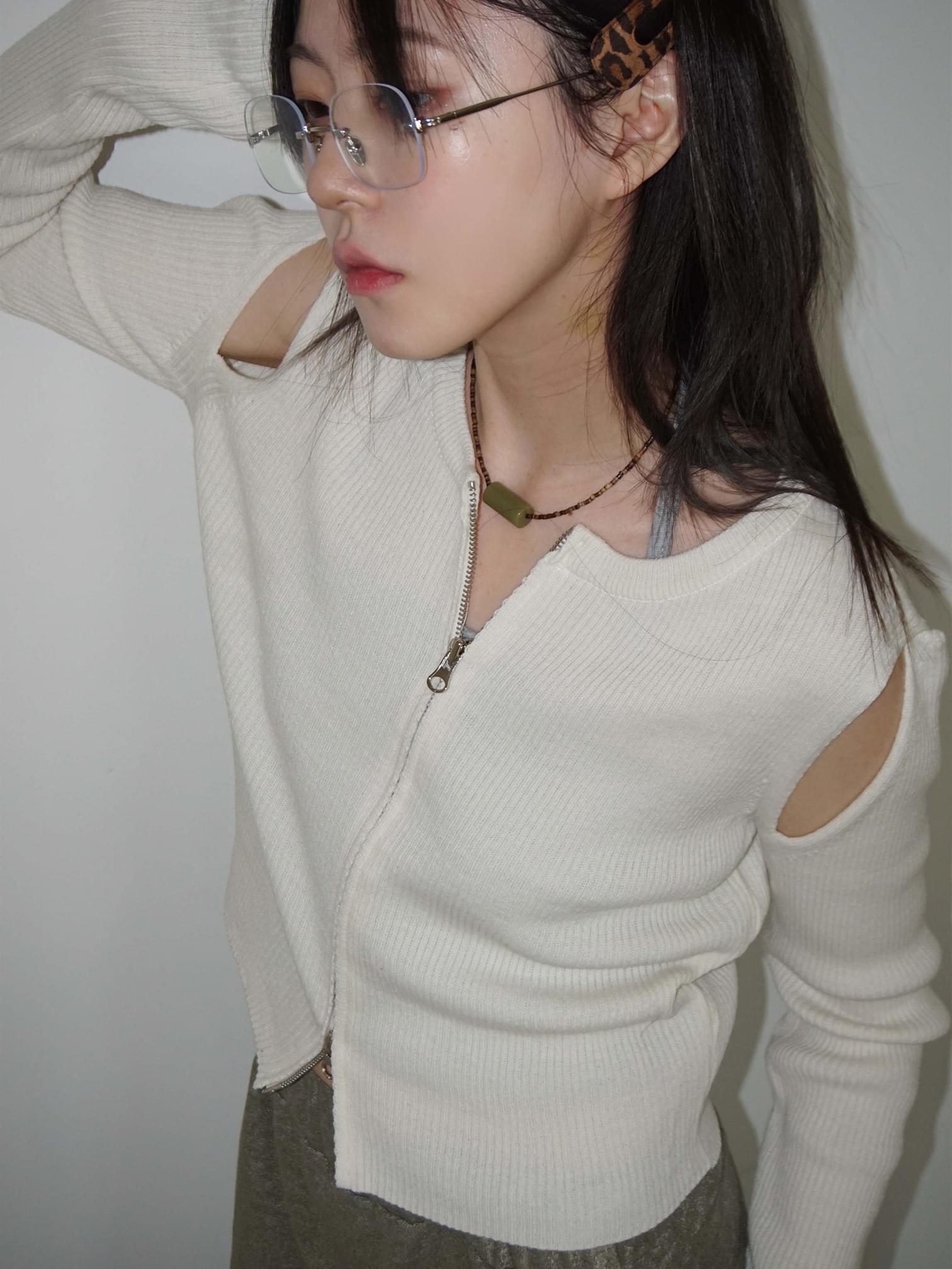 two-way slit cardigan