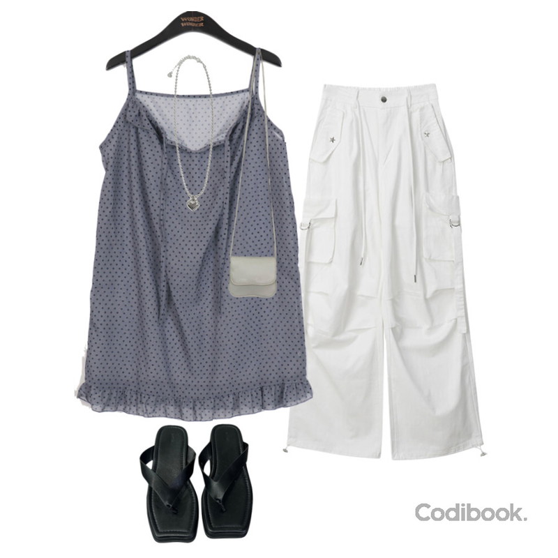 byclothes 베이직 스퀘어 쪼리 슬리퍼,moaround 카렌 빈티지 가죽 미니 크로스백 -2color,DAILYJOU 케렌 하트 실버 네크리스 (3type)등을 매치한 코디